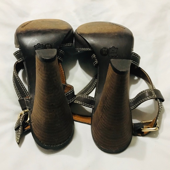 Heels - Picture 3 of 3